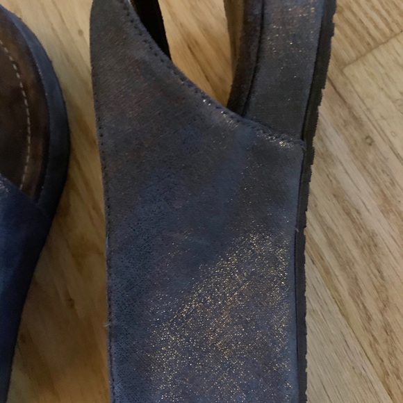 donald pliner wedge sandals - Picture 5 of 5